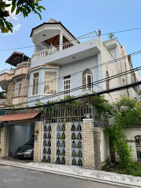 Bán nhà chưa qua đầu tư 2 mặt tiền đường Trần Hữu Trang - Nguyễn Văn Trỗi 9x19m cấp 4 giá 23 tỷ