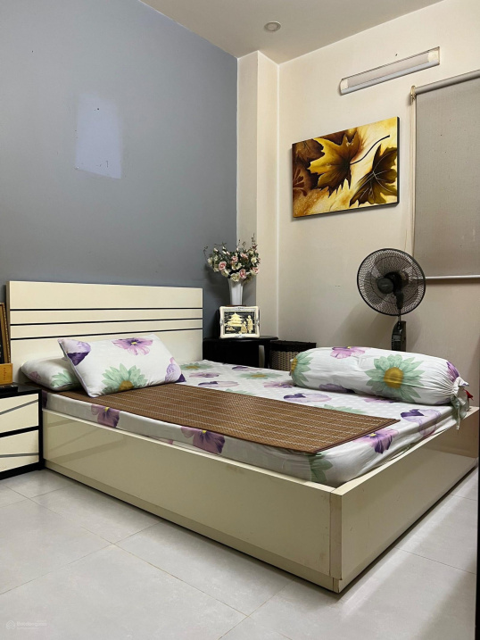 Bán nhà đẹp 3 tầng mặt tiền đường Hồng Bàng p.Tân Lập TTTP Nha Trang