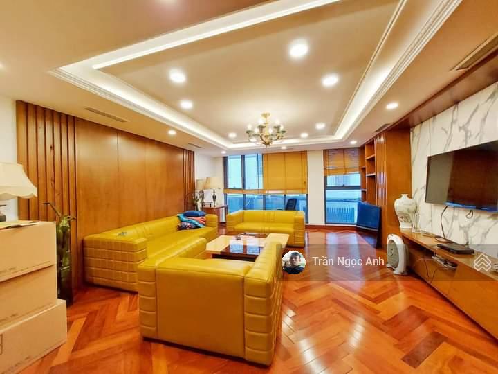 Bán nhà đẹp phố Nguyên Hồng - Đống Đa - nội thất Châu Âu, 60m2, 7 tầng, thang máy, thông sàn