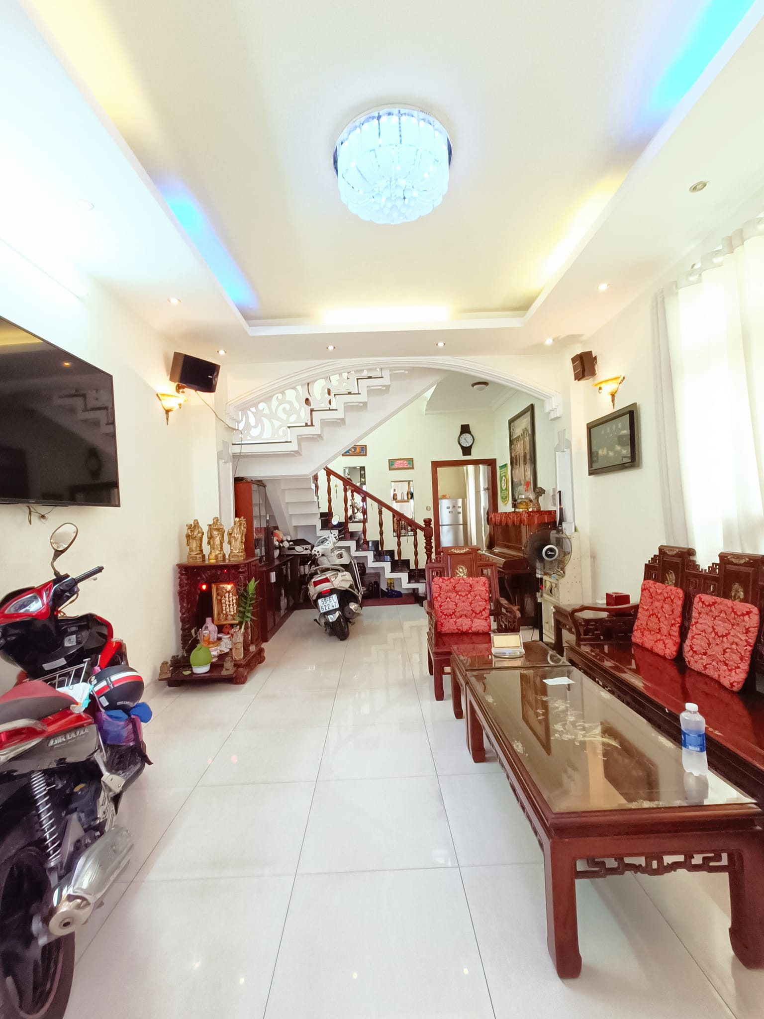 Bán nhanh trong Tết-3.8 tỷ-60m2-HXH-3 tầng-6 phòng cho thuê -Gần MT-Phước Long B-Quận 9