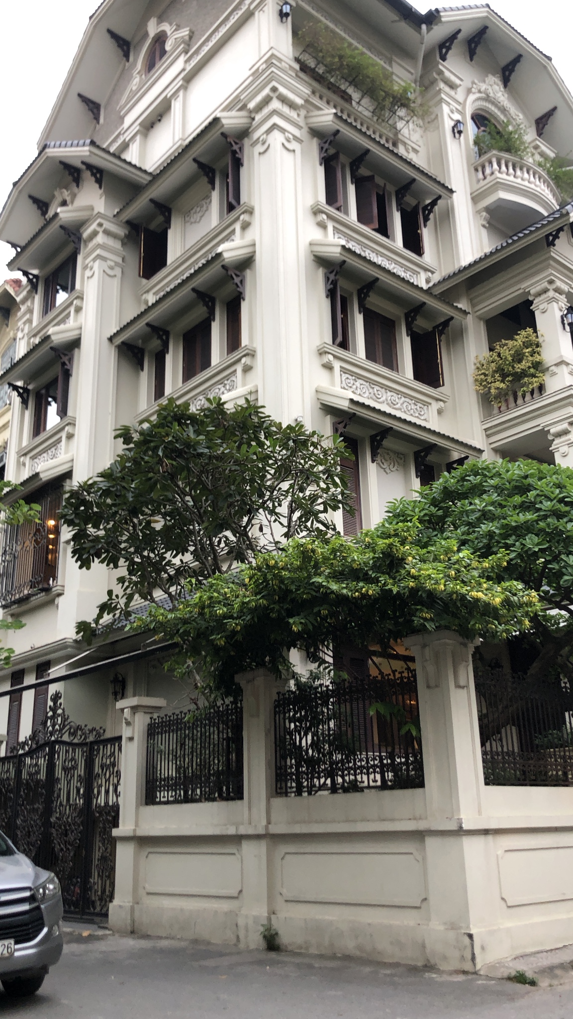 Bán nhà đường Lê Đức Thọ,Biệt Thự Văn Phòng,Nam Từ Liêm. DT206m2. Cho thuê 150 triệu/tháng