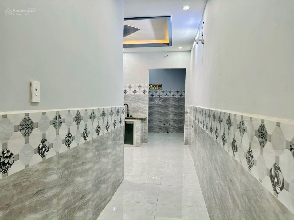 Bán nhà đường Tô Ngọc Vân. P Thạnh Xuân . Q12 . DT: 4.1m x 24m thổ cư 97.2m2 có sân để xe hơi