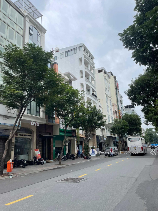 Bán nhà góc 2 mặt tiền đường Hồ Biểu Chánh, Phú Nhuận, DT 8x18m giá 22.8 tỷ