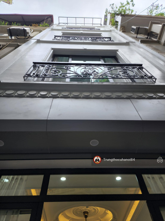 Bán nhà mặt ngõ Thịnh Quang, full nội thất, chỉ việc đến ở, giá đã giảm sâu vì cần bán gấp, nhà đẹp