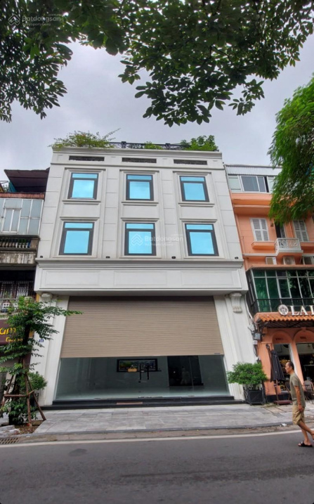 Bán nhà mặt phố Lạc Long Quân - Cầu Giấy, 150m2, 4 tầng, MT Khủng, nở hậu, kinh doanh, 55.5 tỷ