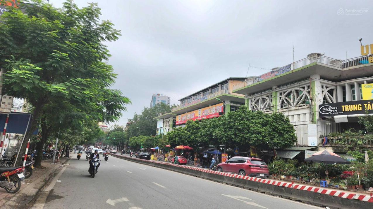 Bán nhà mặt phố Lạc Long Quân - Quận Tây Hồ - diện tích 150m2