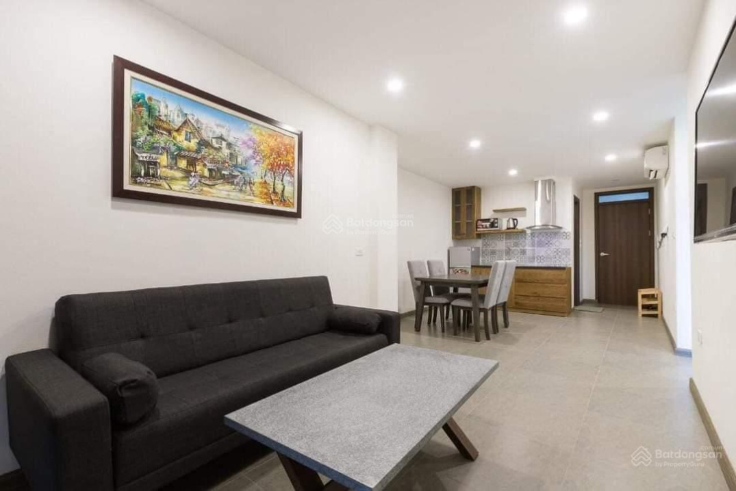 Bán nhà mặt phố Yên Hoa - Tây Hồ 83m2 - 6 tầng - mặt tiền 5,6m - giá: 38 tỷ