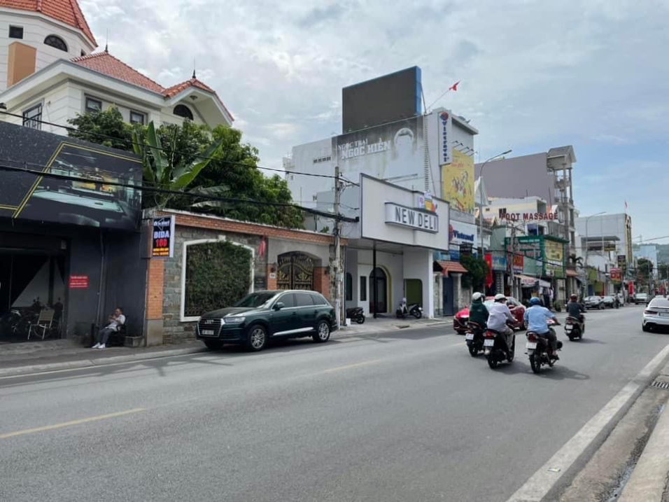 Bán nhà mặt tiền Trương Công Định, P3, Vũng Tàu