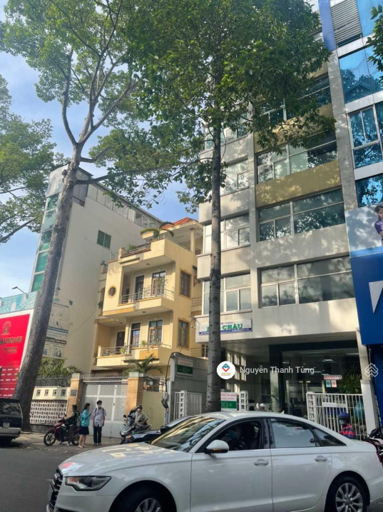 Bán nhà mặt tiền đường Lý Chính Thắng, Quận 3. DT: 8x25m, nhà 5 lầu thang máy giá 53 tỷ TL