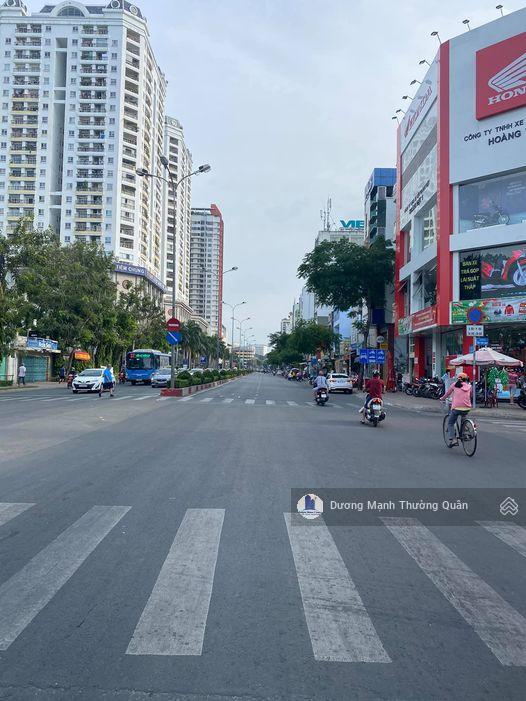 Bán nhà mặt tiền đường Võ Thị Sáu góc Phạm Ngọc Thạch, Quận 3