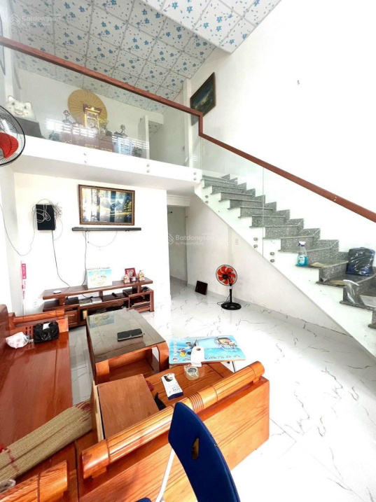 Bán nhà mê lửng đúc đường Nguyễn Giản Thanh