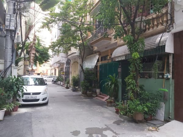 Ngõ thoáng, ô tô đỗ cửa