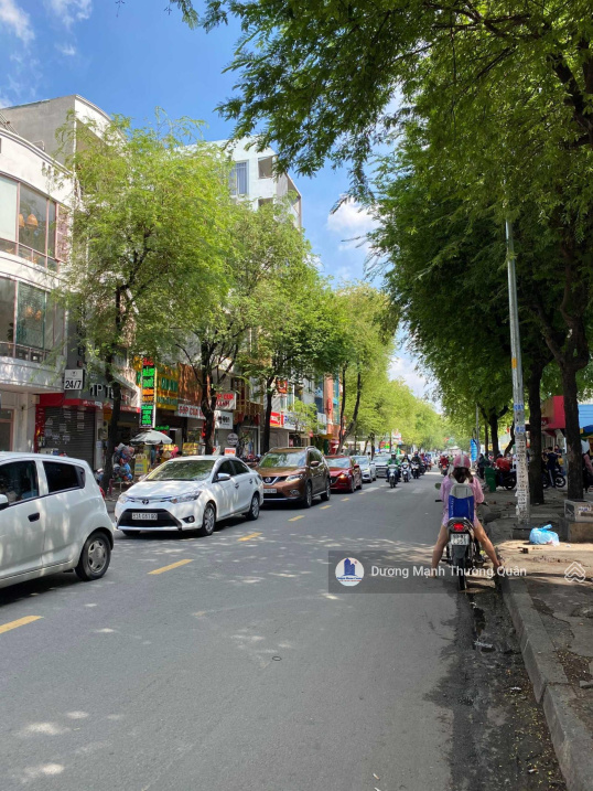 Bán nhà phố HXH 220 đường Lê Văn Sỹ, P14, Quận 3, DT 5x16m, giá chỉ 15.8 tỷ