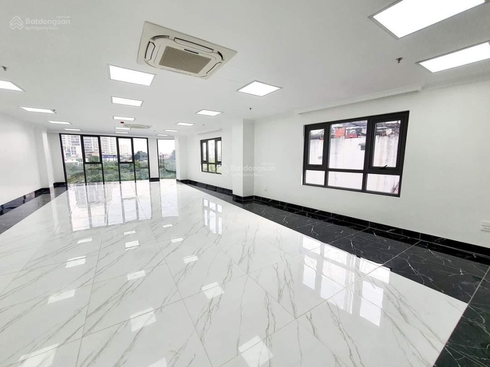 Bán nhà phố Hoàng Quốc Việt - Cầu Giấy - 121m2- 9 tầng - mặt tiền 6,3m - giá: 50 tỷ