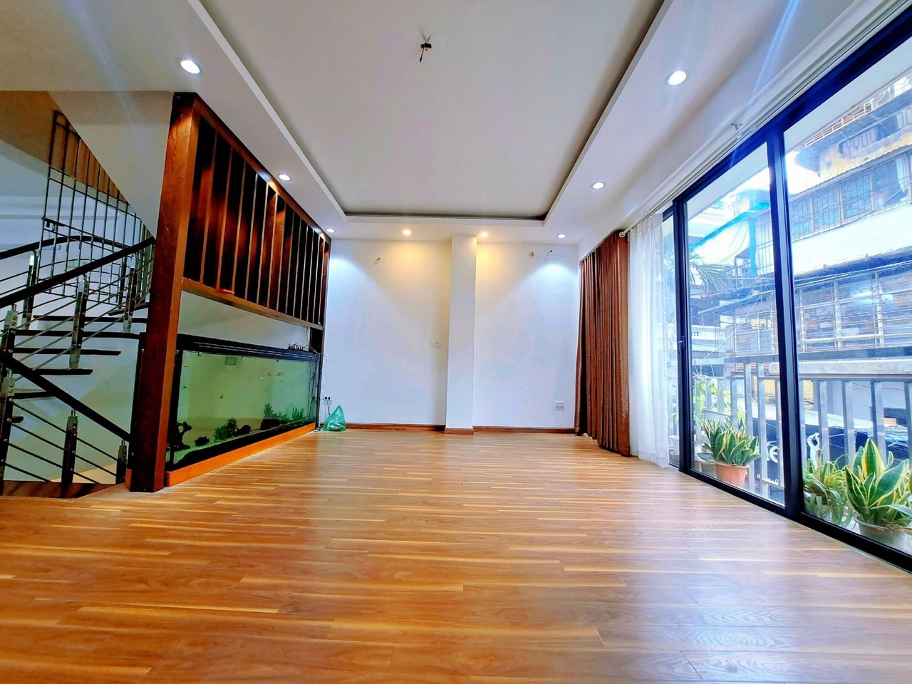 Bán nhà phố Vạn Bảo, Vạn Phúc, Ba Đình. Dân trí cao, tiện cho thuê. DT 60m2, MT 5.9m