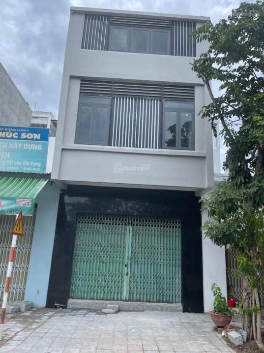 Bán nhà tái định cư VCN Phước Long 70m2 đường rộng 20m giá chỉ 4 tỷ 350 triệu