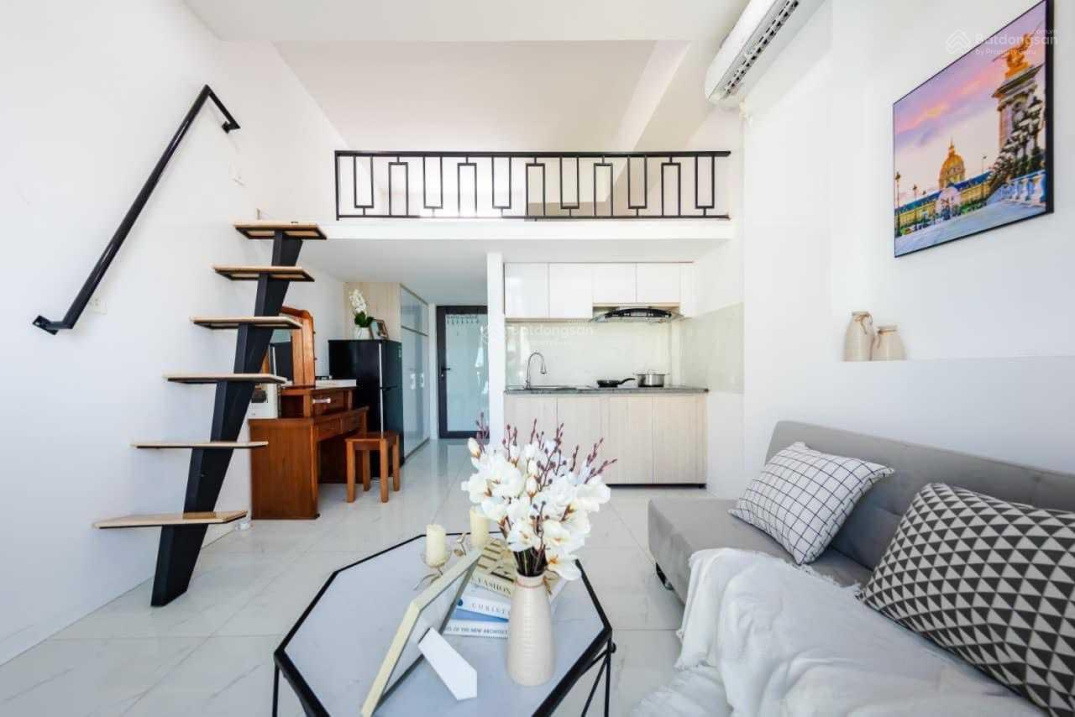 Bán tòa CCMN Đường Láng, thang máy, 130m2 x 7 tầng, giá 13.5 tỷ, doanh thu 1.8 tỷ/năm