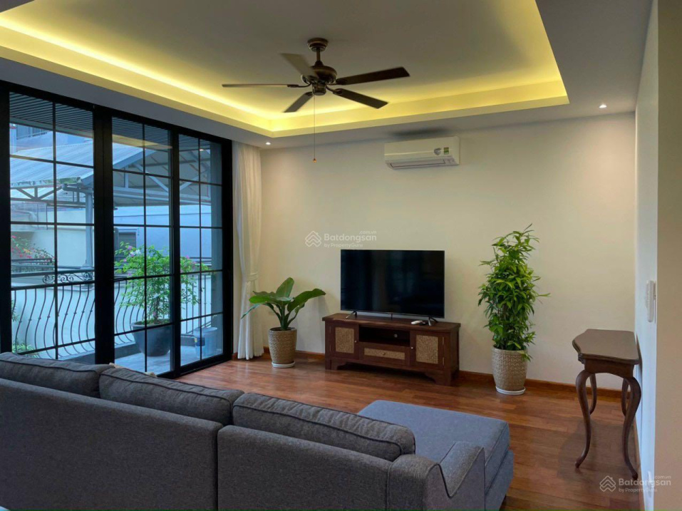 Bán toà nhà căn hộ 8 tầng diện tích 130m2 mặt tiền 10m Khu Âu Cơ, Tây Hồ, Hà Nội: 0981 222 ***