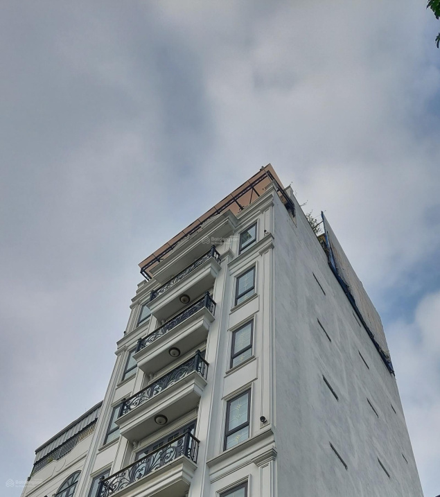 Bán toà nhà mặt phố Lê Văn Hưu, lô góc, nở hậu, vỉa hè rộng 110m2, 7T, gara, kinh doanh, 39.8 tỷ