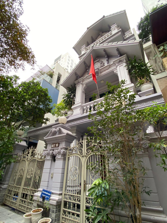 Biệt thự Linh Đàm 245m, mặt tiền 8m, kinh doanh, view vườn hoa. Giá 30.5 tỷ