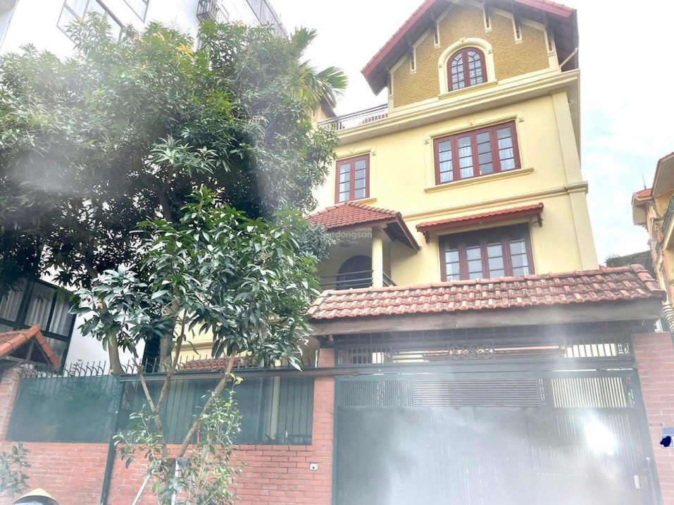Biệt thự đẹp Hồ Tây bán. Căn biệt thự lô góc xe hơi tránh nhau, 5 tầng view đẹp