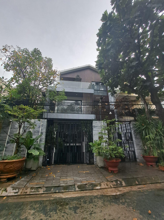 Biệt thự view công viên, 10x20m KDC Trung Sơn