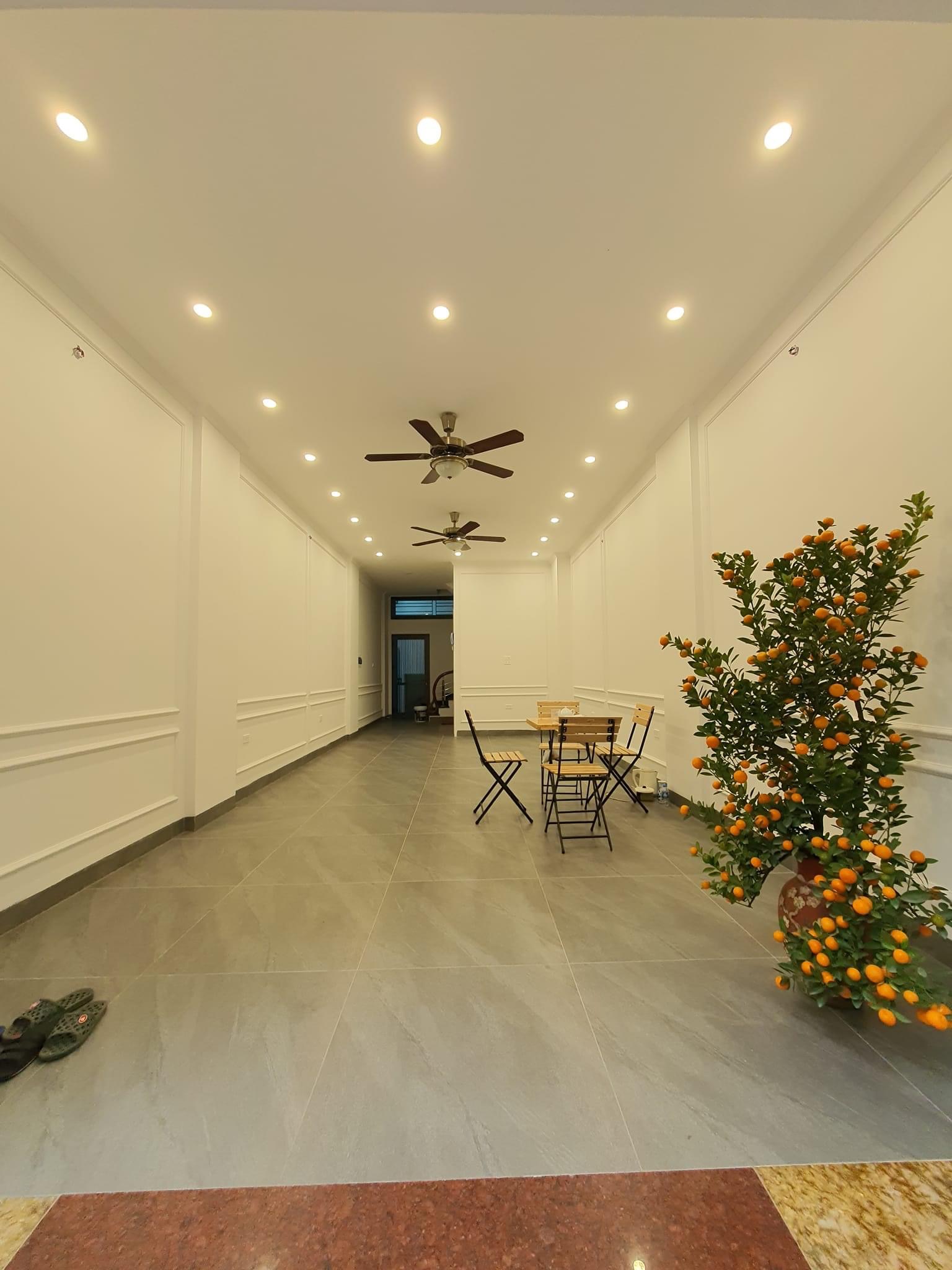 Bán Nhà Phân Lô Ô Tô Tránh Phố Duy Tân Cầu Giấy. 60m2, 7 Tầng Thang Máy, MT 4.1m. Trước Nhà Rộng Rãi