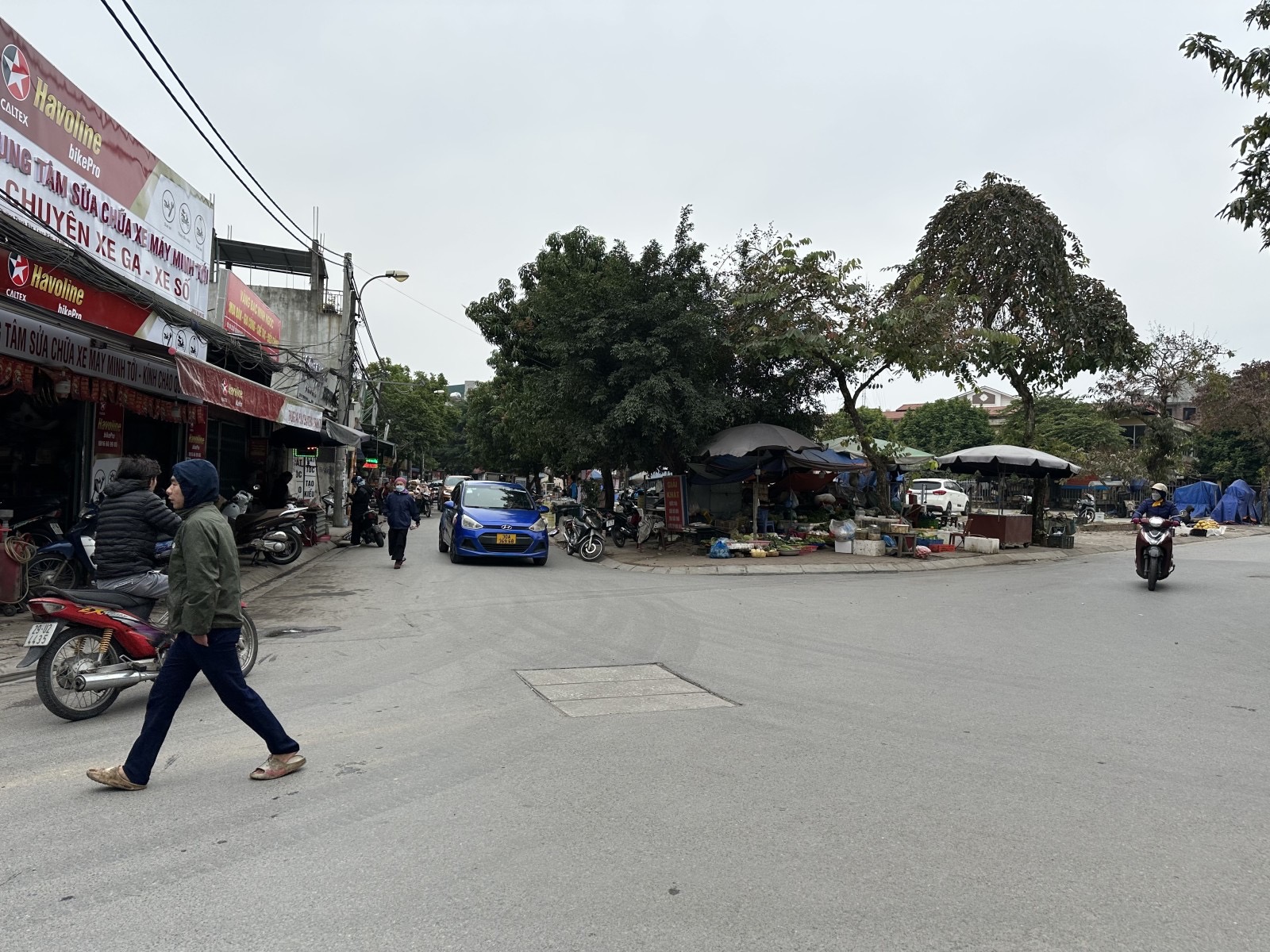 TRUNG TÂM THẠCH BÀN -Ô TÔ VÀO NHÀ -NỞ HẬU -NGÕ THÔNG -NHIỀU TIỆN ÍCH , 73m2, chỉ 4,8 tỷ