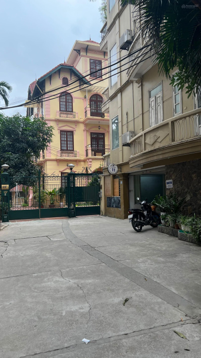 CC bán toà nhà 295m2 - MT 11m - xây 7 tầng - tại ngõ 67 phố Tô Ngọc Vân, Quảng An, Tây Hồ Hà Nội