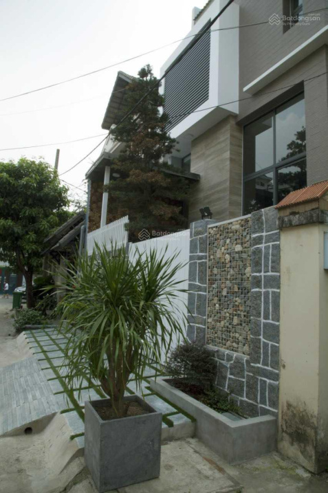 Cần bán biệt thự ngay sông SG mặt tiền đường số 20 , Phường Bình An, Q2. DT 120m2, giá 28 tỷ