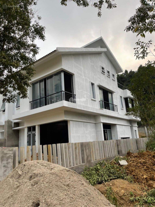 Cần bán gấp căn B3 Xanh Villas, giá công khai 10 tỷ. Vị trí đẹp, phong thủy đẹp, vuông vắn Đẹp