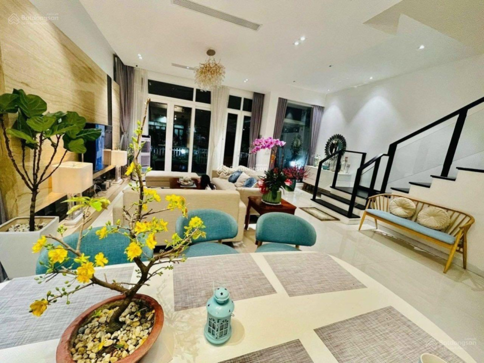 Cần bán gấp căn BT Xanh Villas, full nội thất 5*, diện tích 255m2 x 3 tầng, đang cho thuê 35tr/th