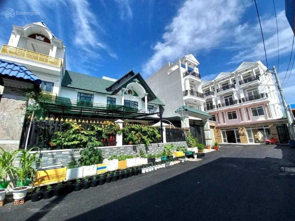 Cần bán gấp khu nhà phố đồng bộ 26 căn, 5 - 6 tỷ đường ô tô 7m, sổ hồng riêng, khu dân trí cao