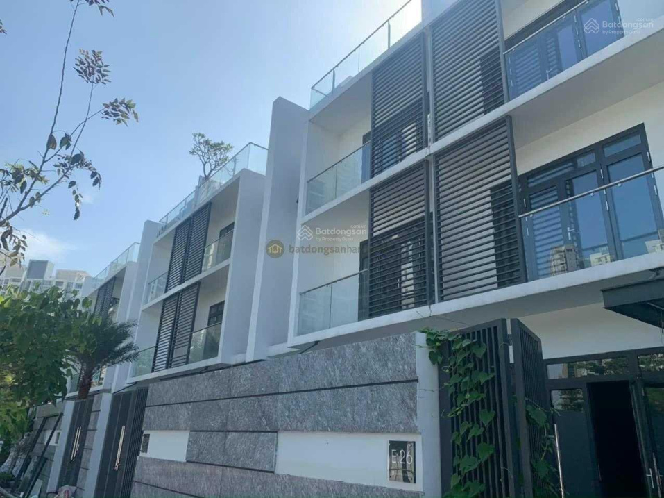 Cần bán gấp villa mới mặt tiền đường lớn Phường An Phú, Quận 2. DT 8x20m, hầm T2L, giá chỉ 33 tỷ