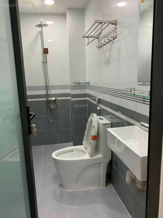 Cần ra đi căn nhà nhỏ nhắn xinh xắn ngay trung tâm hẻm Hồng Bàng, Nha Trang