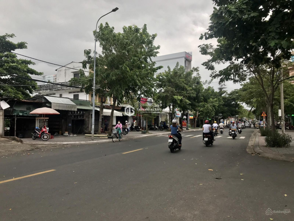 Cần tiền bán nhanh lô đất xây biệt thự có nhà, hẻm ô tô tránh nhau 6m ngang 11m, diện tích 224m2