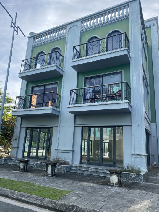 Cắt lỗ sâu BT Sonasea căn góc - gần biển - giá 5.5 TỶ - sổ lâu dài - có thương lượng 0949 733 747