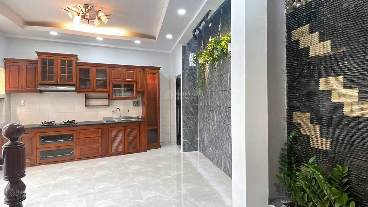 Chỉ 7.95 tỷ hẻm 6m Hoàng Hoa Thám 5x12m, nở hậu 8m, CN: 55m2, 5 tầng mới, 5 PN, 6WC, Phú Nhuận