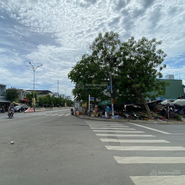 Chính chủ bán Hoàng Văn Thái - Đà Sơn lô góc ngay chợ Đà Sơn, KD cực tốt 180m2