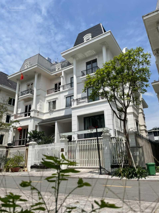 Chính chủ bán căn BT nhà vườn Lideco 130.5m2 giá 9,x tỷ, gần cổng ra vào