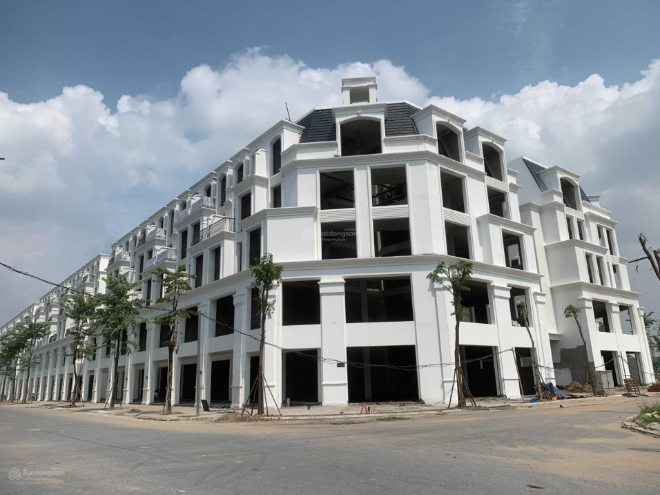 Chính chủ bán căn shophouse đường Thảo Viên giá 10,x tỷ nhà xây 5 tầng vào tên HĐMB