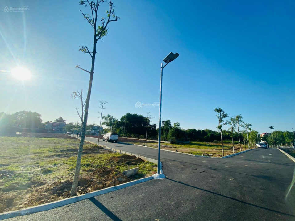 Chính chủ bán gấp lô chỉ 500tr ngay ngã 4 Lục Quân. 5p ra khu ĐHQG và CNC Hòa Lạc. Ôtô vào tận đất