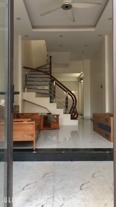 Chính chủ, bán nhà 4 tầng DT 40m2 Vân Canh đường xe 16 chỗ đỗ cửa tặng hết nội thất gần cổng uỷ ban