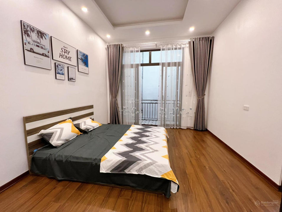 Chính chủ bán nhà phố Tôn Thất Tùng, nhà đẹp 30m2, giá 3.18 tỷ, lh 0926 891 993