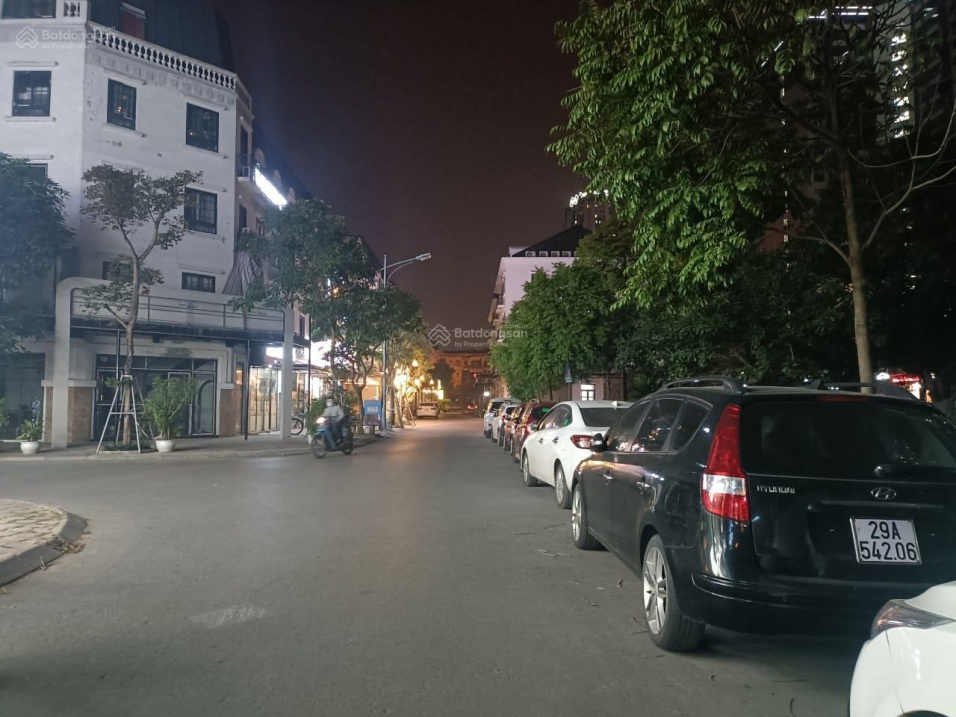 Chính chủ bán nhà số 30 Ngõ 199 Trần Quốc Hoàn 48m2, 5 tầng, giá 10.7 tỷ