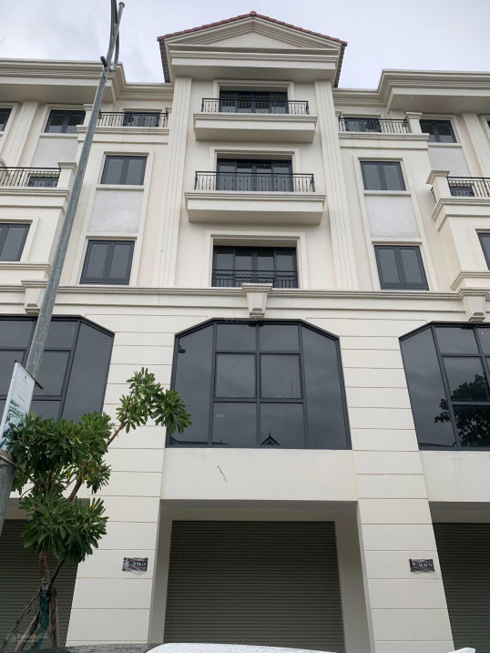 Chính chủ bán shophouse kinh doanh sầm uất hướng Đông Nam mát mẻ