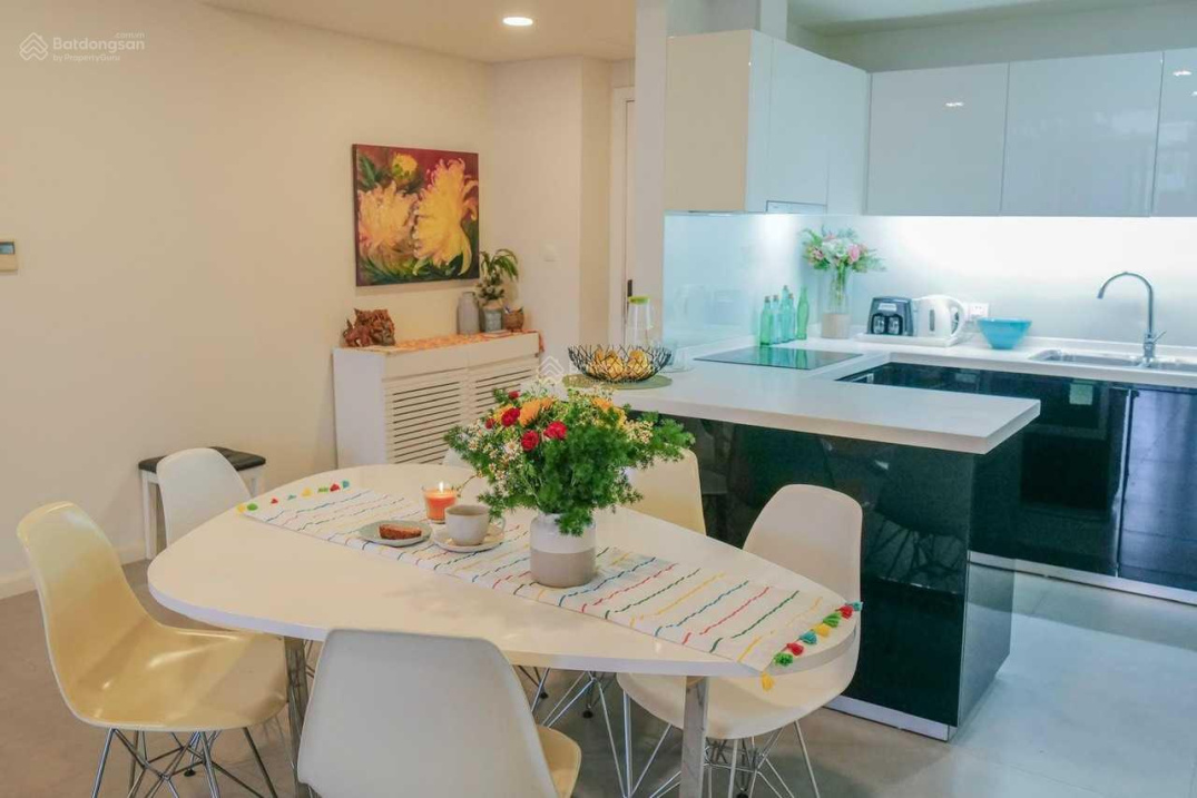 Chính chủ bán tòa 11 tầng view hồ 220m2 - 99 tỷ - 16 phòng kinh doanh - mặt phố Trúc Bạch - Trấn Vũ