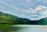 Chính chủ cần bán gấp lô đất vườn gần thị trấn Krông Kmar view hồ đẹp mê ly giá chỉ 200tr/sào.