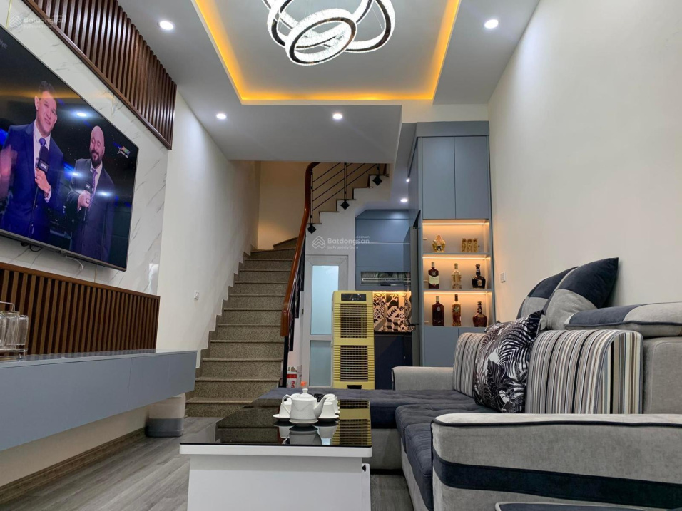 Chính chủ cần bán nhà Q Hai Bà Trưng tặng toàn bộ nội thất phố Đê Trần Khát Chân 37m2 giá 4.85tỷ