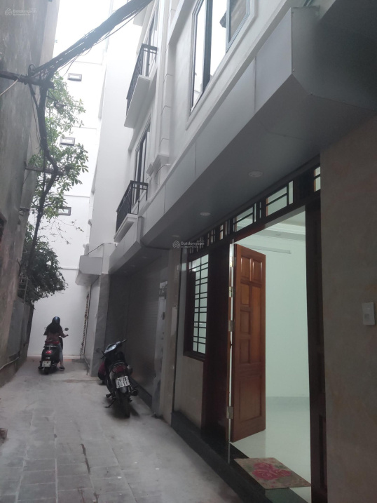 Chính chủ cần bán nhà ngõ 318 đường Đê La Thành, Ô Chợ Dừa DT 35m2 x 5t 3 mặt thoáng